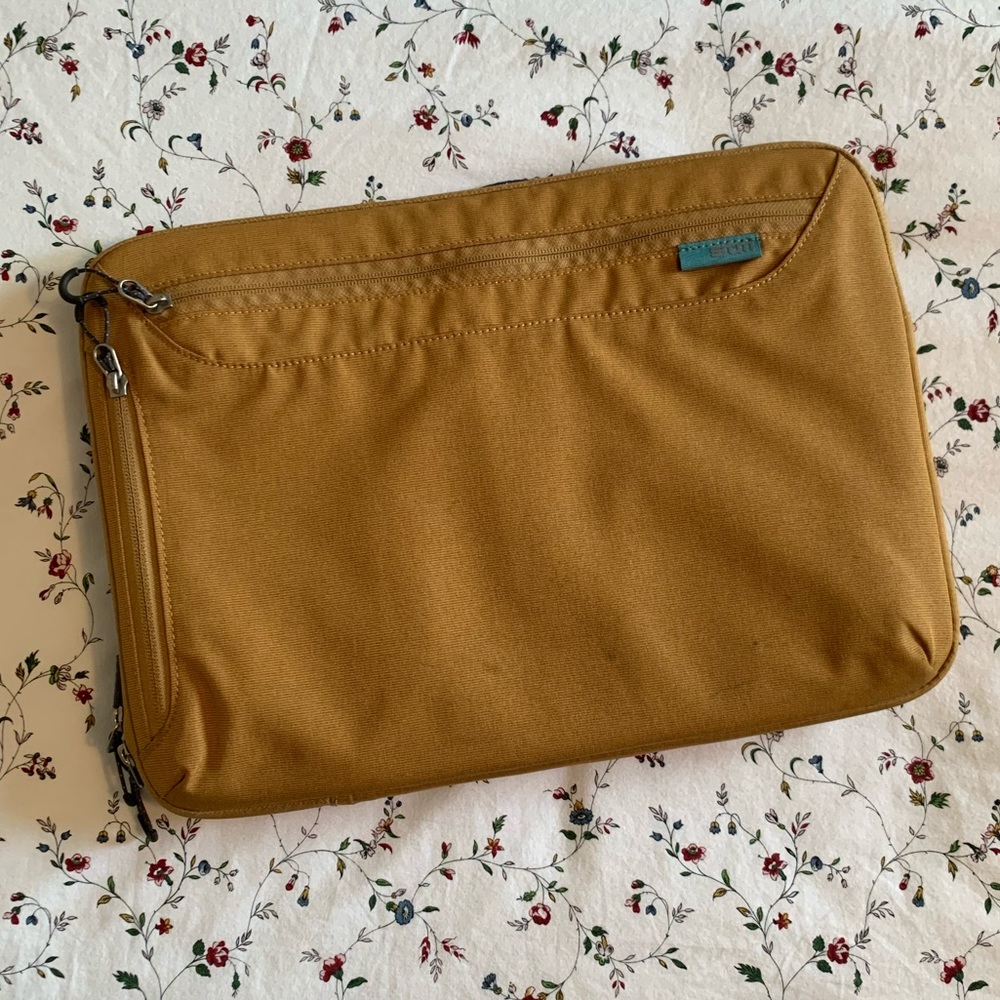 stm Laptop Sleeve 15” in Mustard